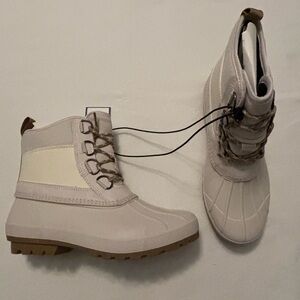 Universal Thread Beige Lace-Up Winter Boots